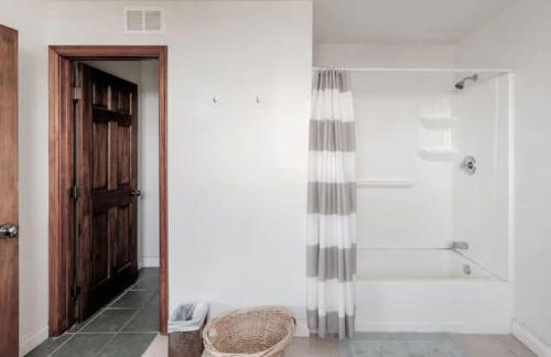 Malibu Ocean Villa with King Bed, Hot Tub, Beach, BBQ - Foto 5