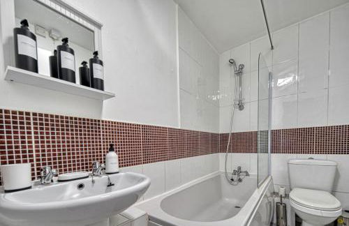 Central Nottingham 3 bed house with Driveway - Foto 8