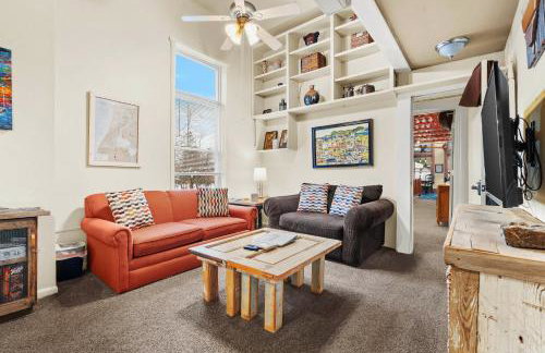 Walk to Water St and River Quaint Saugatuck Apt - Foto 11