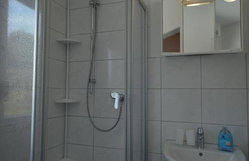 Central Rees Stay for Four - Photo 15