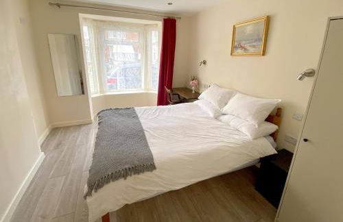 Apartment with a Private Garden and Modern kitchen - Foto 2