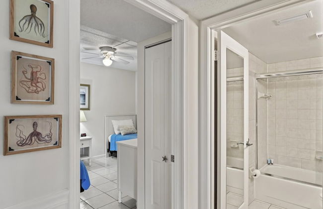 Just Beachy~ocean View~2nd Fl 2 Bedroom Condo by RedAwning - Foto 26