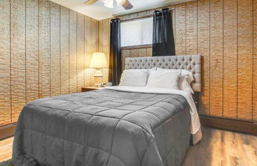 Waterfront Berry Lake Getaway with Sunroom! - Foto 22