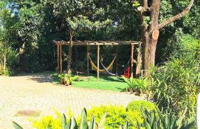 Refúgio em Macacos para até 12 hóspedes com piscina aquecida, 5 suítes e riacho - Foto 6