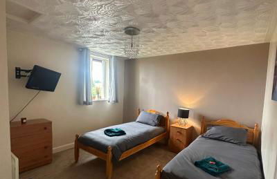 Entire 2 bedroom house. - Foto 10