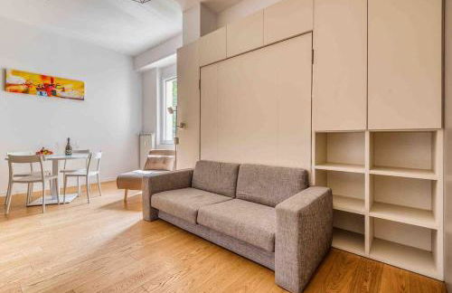 Sant Ambrogio M2 200metri centre of milan - Photo 13