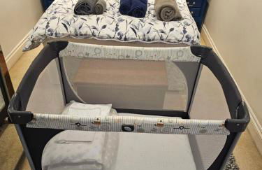 StayZen Apartments - Free Parking & Private Garden Ground Floor Central Woking - Business & Leisure - Photo 18