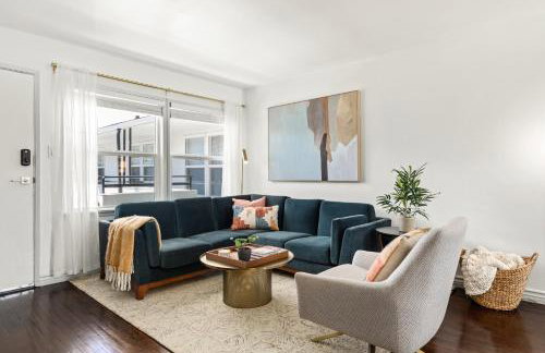 Spacious Coastal Apartment in a Colorful Community - NRP22-00590 - Foto 1