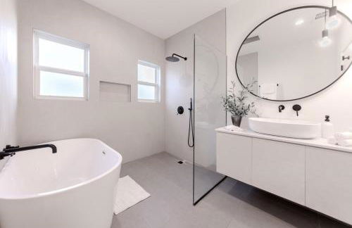 Modern 5 Bed with Guest House & Pool West Hollywood - Foto 24