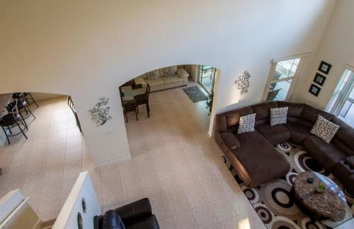 Luxurious With Privacy In 5 Bedroom With Private Pool By Florida Dream Homes - Foto 18