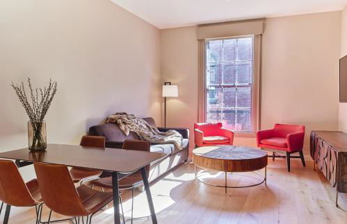 The Docent's Collection - Photo 53