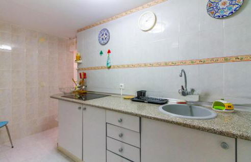 2 Bedroom Cozy Apartment In Gandia - Photo 14