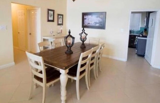 Je Suis Jamaica - 4 B R Beachfront Villa w Staff - Photo 3