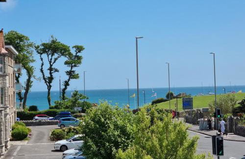 HighTide - 2 bed with parking, balcony & sea view. - Photo 28