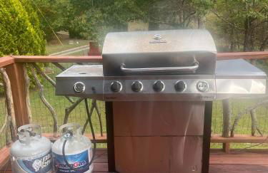 Luxurious Mountain Retreat with Hot Tub Jacuzzi Suite & Wood-Burning Fireplace - 10 Min to Boone - Foto 17