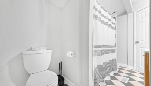 Little Italy Group Stay 4 TV's Pet Friendly - Foto 5