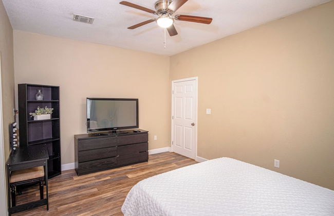 Large 3br/2ba Family Home W/patio Near Downtown! - Foto 3