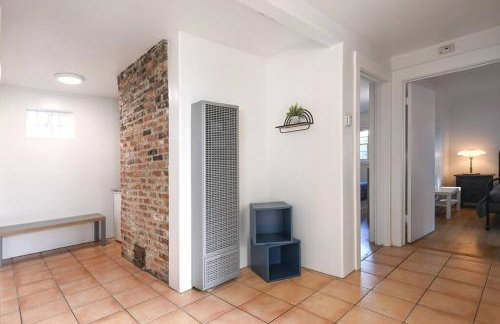 Front House 3 bedroom flat nice street, walk to BART, shops - Photo 13