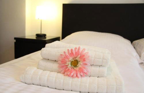 Nollendorf Apartments - 1 separate bedroom and 1 living room with sofa bed in Motzstraße - Foto 23