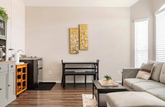 Arbor Suite Cypress 2BR with Suburban comforts! - Foto 1