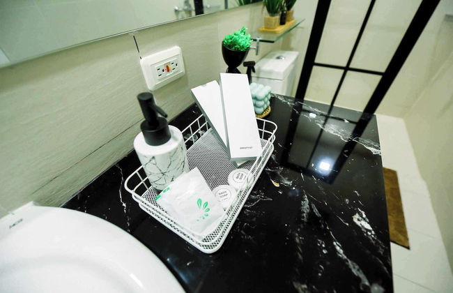 Ethan's Crib at Azure North - Foto 17