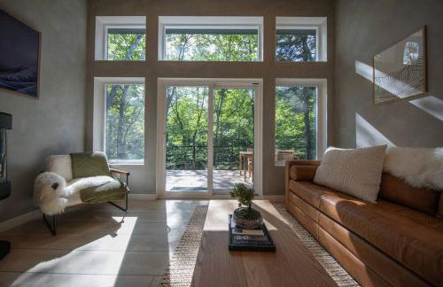 Cozy Luxury Cabin w Hot Tub, Fire Pit, King Bed - Foto 23