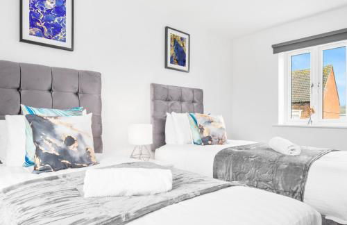 Stylish Two Bed Apartment -Cradley Health - Smart Tv - Netflix - Parking 27BC - Foto 8