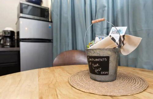 #StayinMyDistrict Hyde Park Down - Photo 10