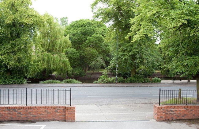 Riverbank View - Photo 14