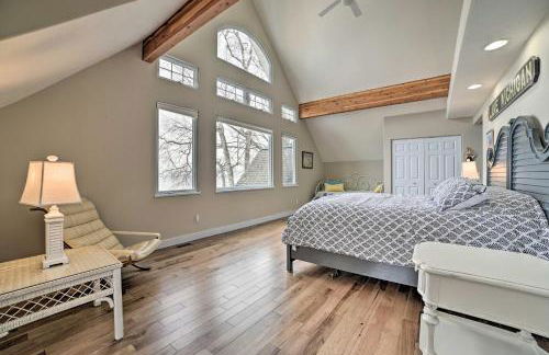 Getaway on Crystal Clear Lake Main and Guest House! - Foto 15