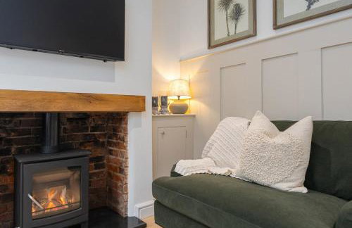 Luxurious renovated cottage with log burner - Photo 12