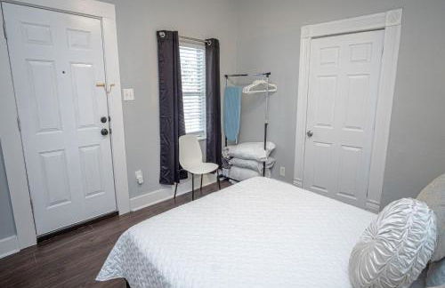 Remodeled Historic 1BR 1BA House Near Downtown - Photo 5