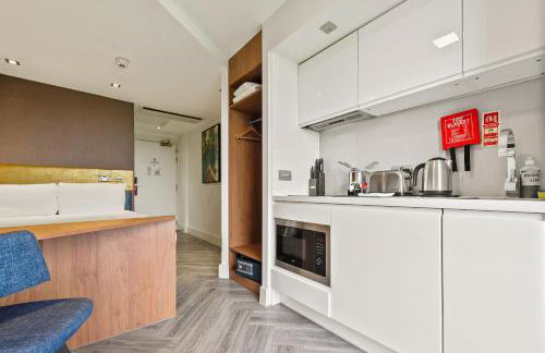 Roomzzz London Stratford - Foto 13