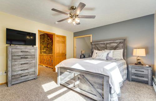 Private Deck and Fire Pit Adirondack Family Home - Foto 16