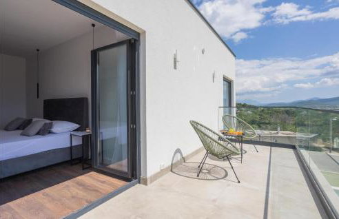 Amazing Home In Dicmo With Kitchen - Photo 23