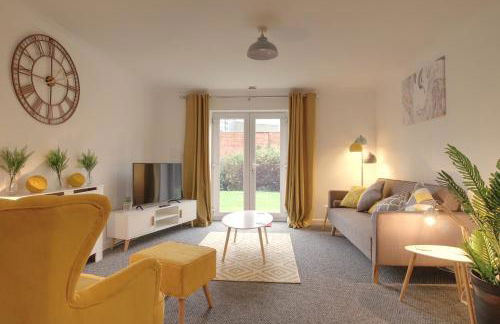 4 Dbl Beds, Modern Apartment, Free Parking and Home-from-home - Foto 3