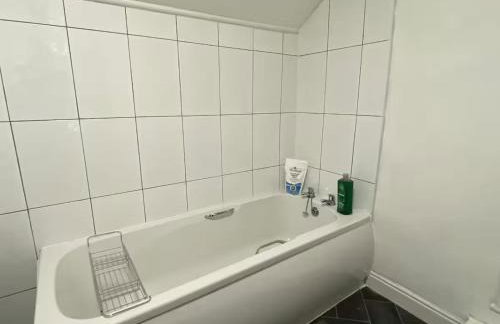 Cosy 2 Bed House - Sleeps 3 Parking & Garden - Foto 30