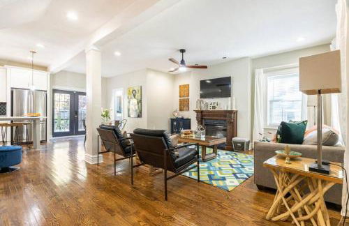 Chic 4BR 3BA Historic Home Near Country Club Plaza - Photo 1