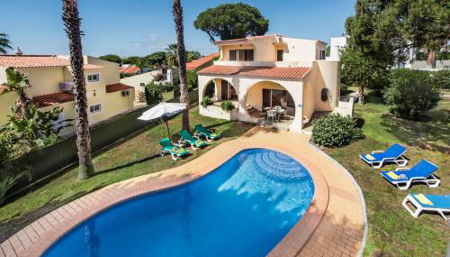 Exclusive Retreat in Vilamoura, Private Pool, Off-street Parking, Free AC & Wifi - Foto 2