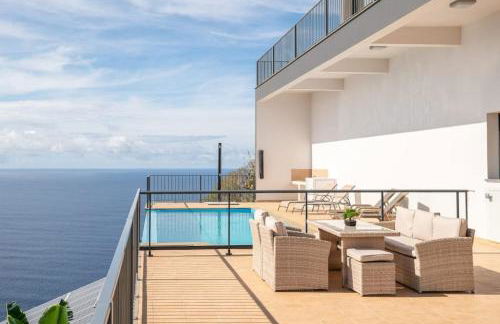 Marina View Apartment - Pool & stunning ocean view - Photo 15