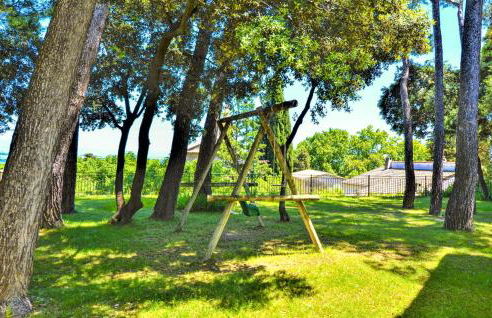 Amazing Home In Sauveterre With Wifi - Foto 8