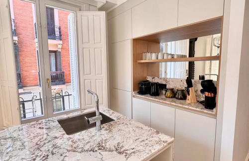 Stylish Plaza Mayor View Prime City Location - Foto 10