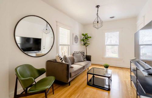 Hipster Vibe Apartment - Food Carts & Live Music - Photo 6