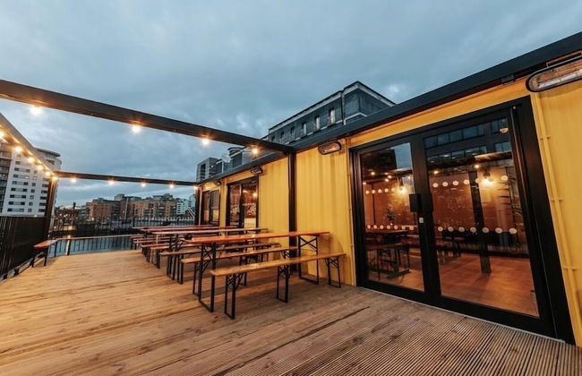 Deluxe City Apt, River Canal View& Free Parking! - Foto 31