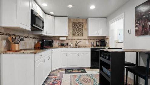 1880s Victorian Remodel - 1 2 block from downtown - Foto 5, stove, dishwasher, toaster