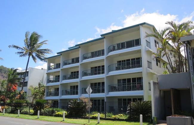 Beachfront Apartments on Trinity Beach - Photo 2