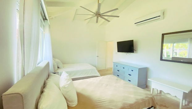 Seasideserenity - Luxury Villa Steps From The Beach - Foto 4, Habitación