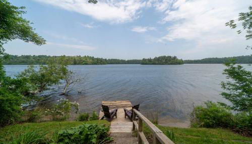 Family Lakefront Adventure House 3BR wFirepit & Scenic - Foto 5