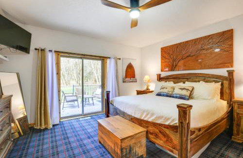 Peaceful Rhododendron Cabin with Fire Pit and Hot Tub! - Foto 13