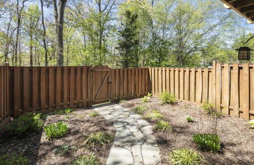 Cozy 4BR Townhome, Family Community, 40 Mins to DC - Foto 30